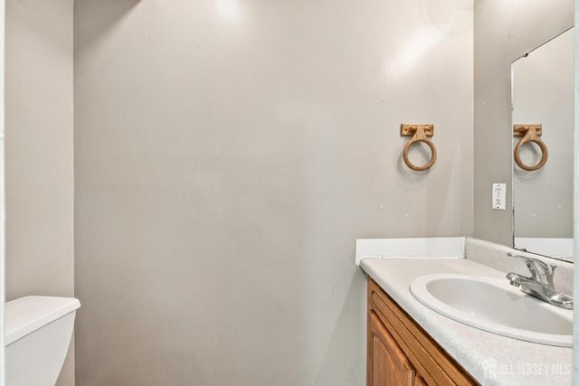 14 Somerset Street, Carteret, NJ 07008
