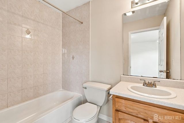 14 Somerset Street, Carteret, NJ 07008