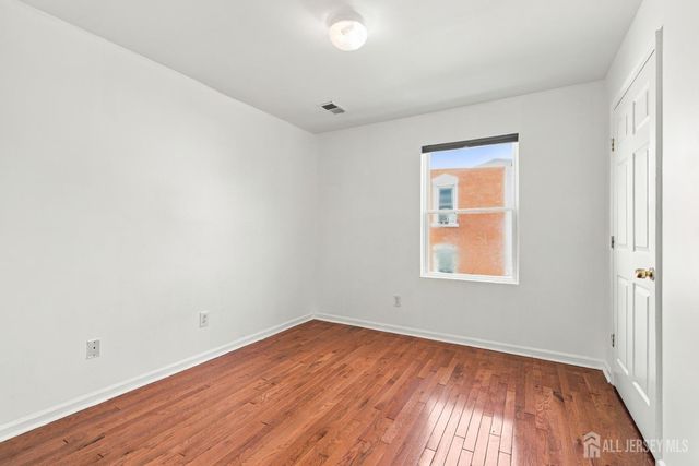 14 Somerset Street, Carteret, NJ 07008