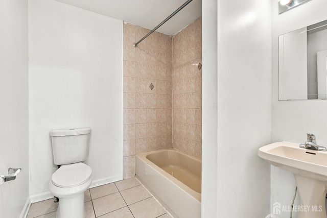 14 Somerset Street, Carteret, NJ 07008