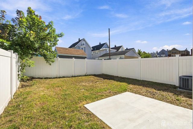 14 Somerset Street, Carteret, NJ 07008