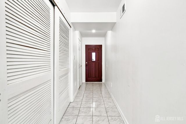 14 Somerset Street, Carteret, NJ 07008