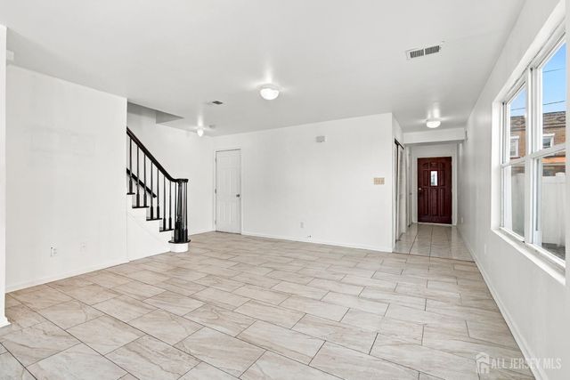 14 Somerset Street, Carteret, NJ 07008