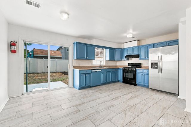 14 Somerset Street, Carteret, NJ 07008