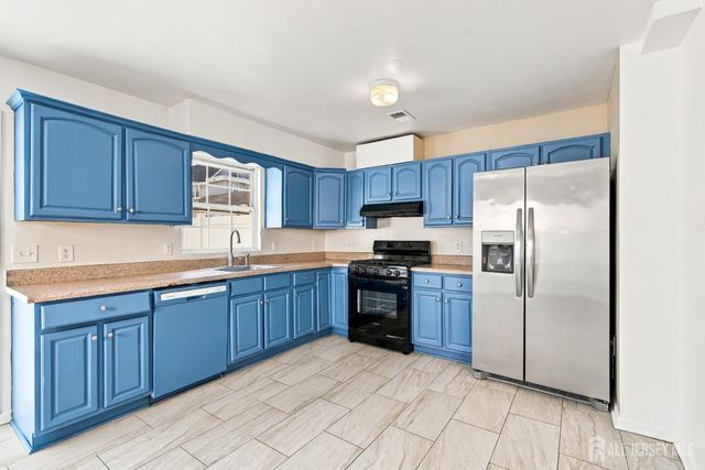 14 Somerset Street, Carteret, NJ 07008