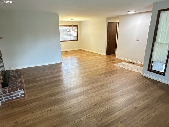9150 Sw APACHE Dr, Tualatin, OR 97062