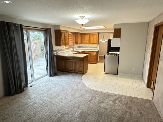 9150 Sw APACHE Dr, Tualatin, OR 97062