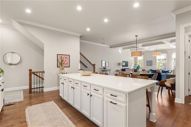 2504 Skyland NE Drive 18, Brookhaven, GA 30319