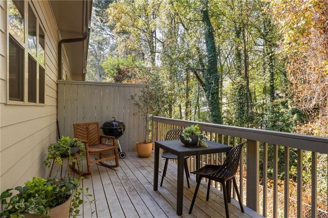 2504 Skyland NE Drive 18, Brookhaven, GA 30319