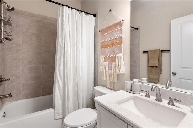 2504 Skyland NE Drive 18, Brookhaven, GA 30319