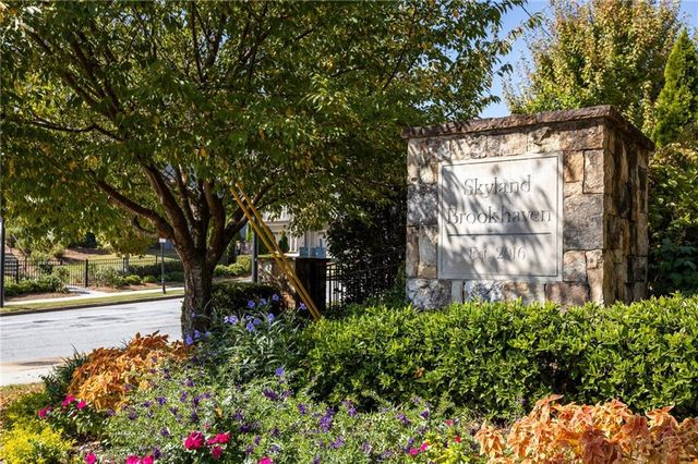 2504 Skyland NE Drive 18, Brookhaven, GA 30319