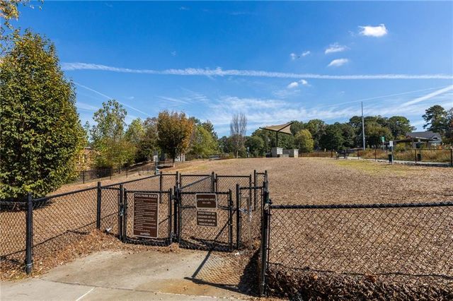 2504 Skyland NE Drive 18, Brookhaven, GA 30319