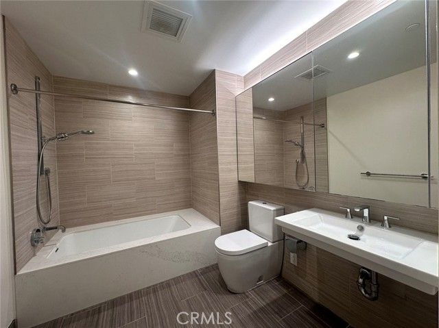 877 Francisco Street 1905, Los Angeles, CA 90017