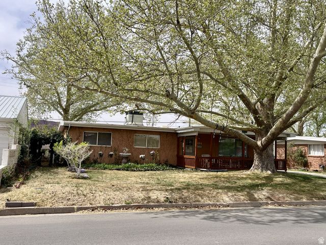 384 TUSHER ST, Moab, UT 84532