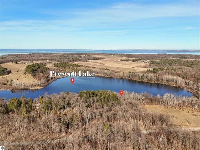 3900 Swaney Road, Peninsula Twp, MI 49686