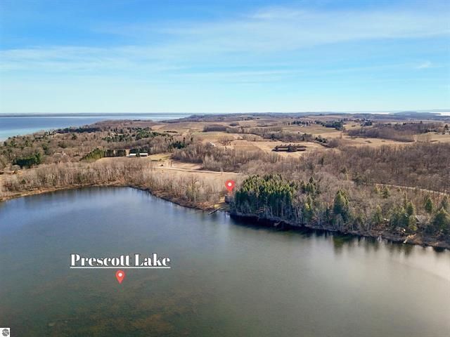 3900 Swaney Road, Peninsula Twp, MI 49686