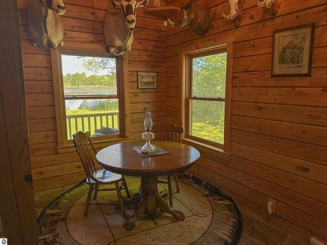 3900 Swaney Road, Peninsula Twp, MI 49686