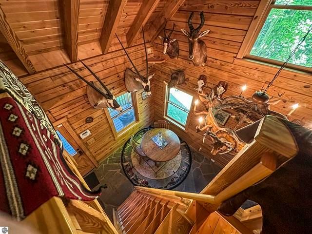 3900 Swaney Road, Peninsula Twp, MI 49686