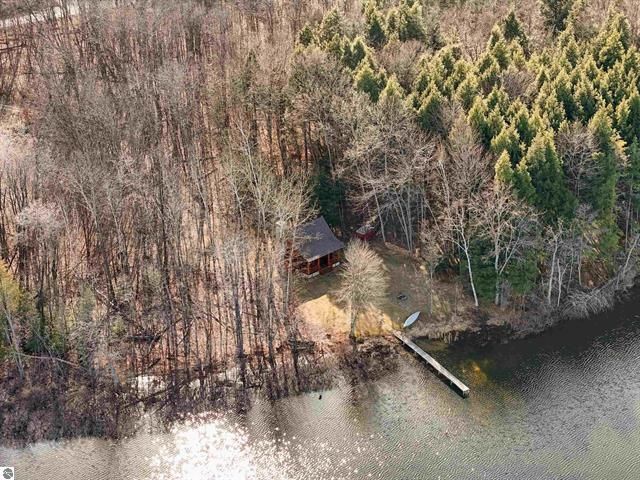 3900 Swaney Road, Peninsula Twp, MI 49686