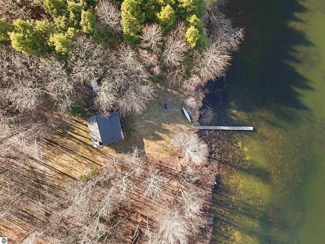 3900 Swaney Road, Peninsula Twp, MI 49686