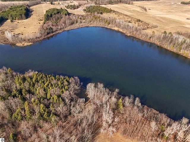 3900 Swaney Road, Peninsula Twp, MI 49686