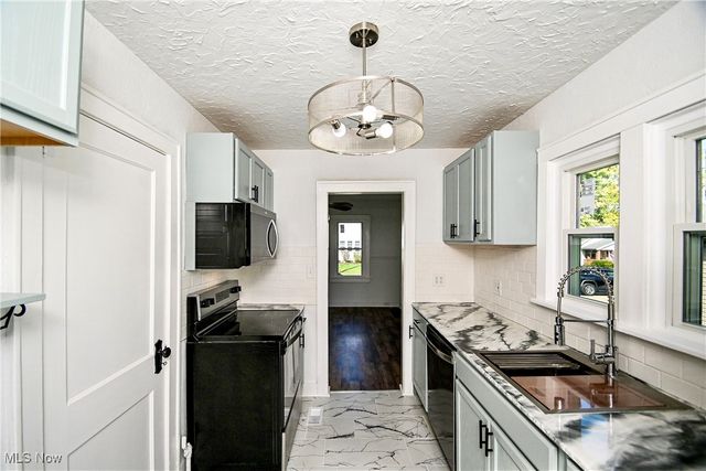 401 Madison Avenue, Ravenna, OH 44266