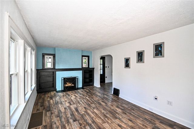 401 Madison Avenue, Ravenna, OH 44266