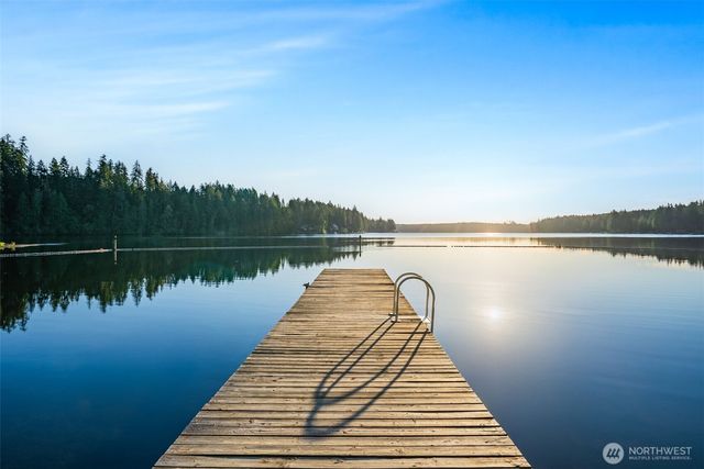 1052 E Mason Lake Drive W, Grapeview, WA 98546