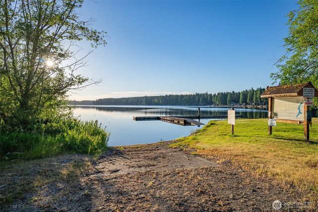 1052 E Mason Lake Drive W, Grapeview, WA 98546