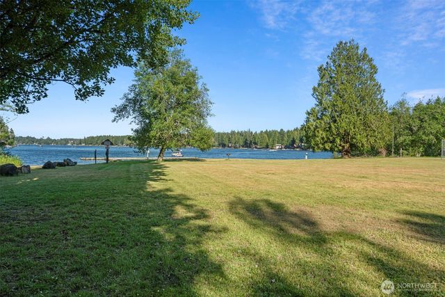 1052 E Mason Lake Drive W, Grapeview, WA 98546