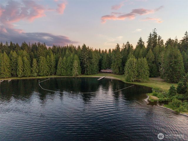 1052 E Mason Lake Drive W, Grapeview, WA 98546