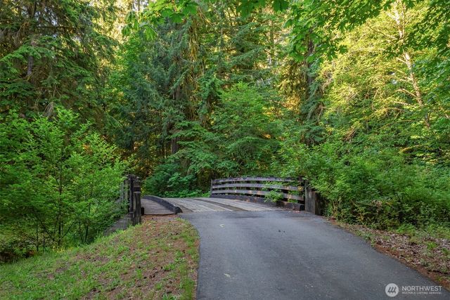 1052 E Mason Lake Drive W, Grapeview, WA 98546