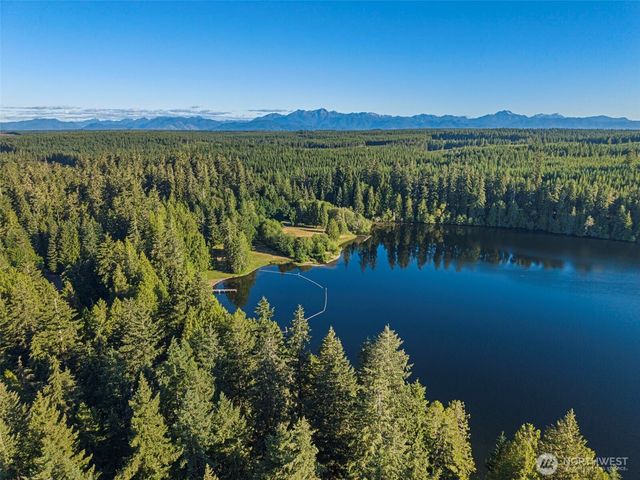 1052 E Mason Lake Drive W, Grapeview, WA 98546