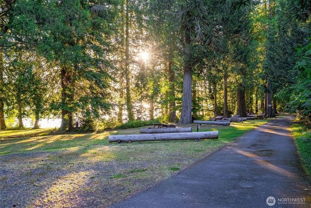 1052 E Mason Lake Drive W, Grapeview, WA 98546