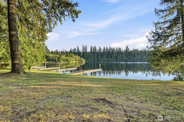 1052 E Mason Lake Drive W, Grapeview, WA 98546