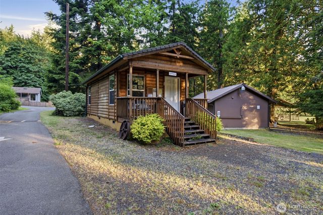 1052 E Mason Lake Drive W, Grapeview, WA 98546
