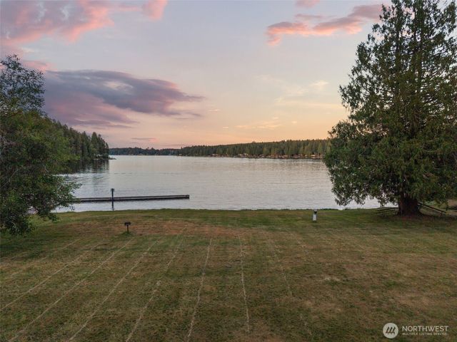 1052 E Mason Lake Drive W, Grapeview, WA 98546