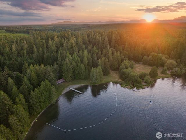 1052 E Mason Lake Drive W, Grapeview, WA 98546