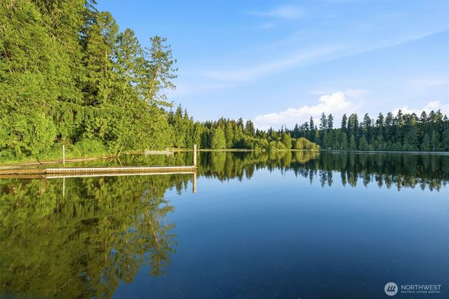1052 E Mason Lake Drive W, Grapeview, WA 98546