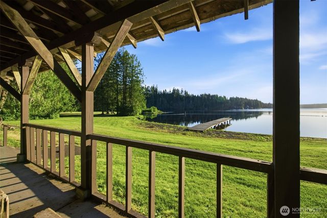 1052 E Mason Lake Drive W, Grapeview, WA 98546