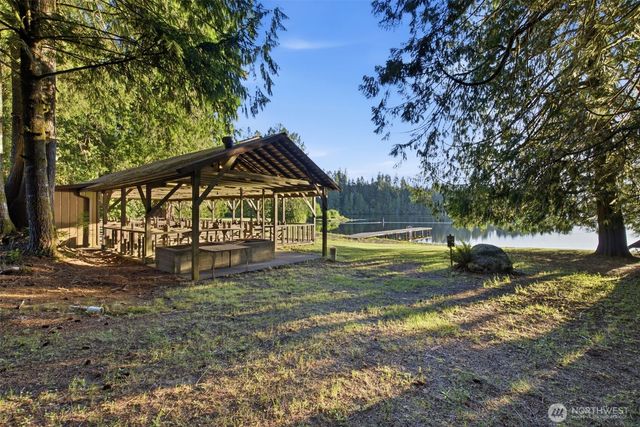 1052 E Mason Lake Drive W, Grapeview, WA 98546