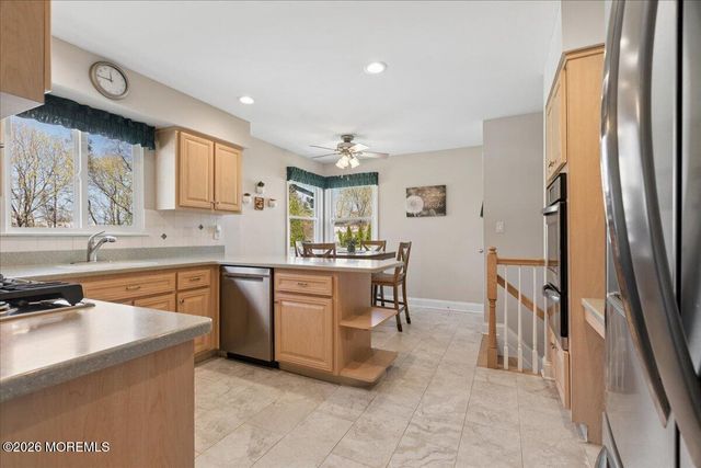81 Kings Way, Freehold, NJ 07728