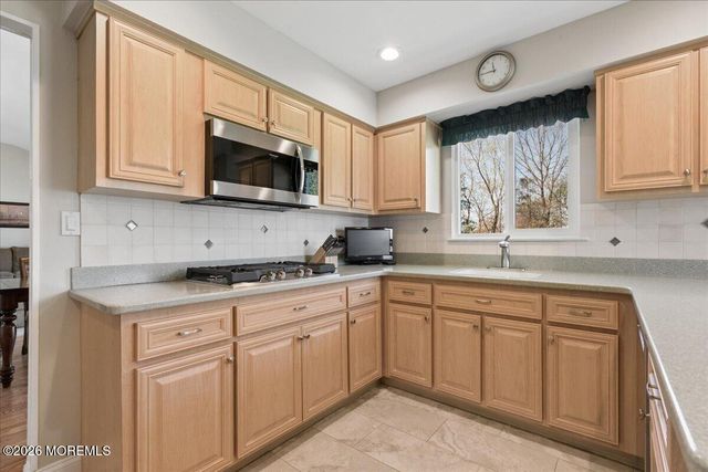 81 Kings Way, Freehold, NJ 07728