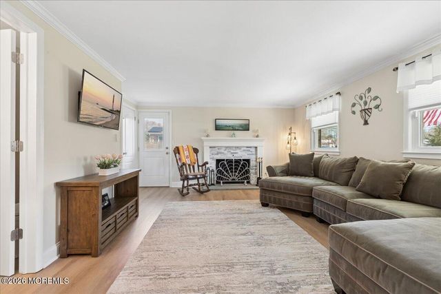 81 Kings Way, Freehold, NJ 07728