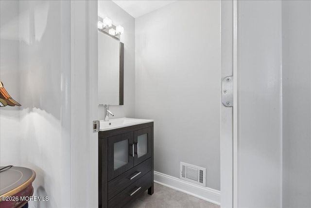 81 Kings Way, Freehold, NJ 07728