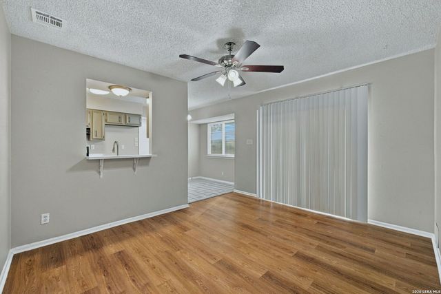 5402 Lake Grove Dr, San Antonio, TX 78244