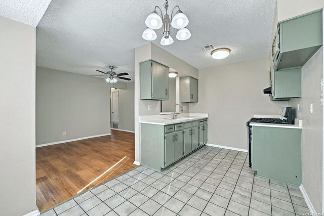 5402 Lake Grove Dr, San Antonio, TX 78244