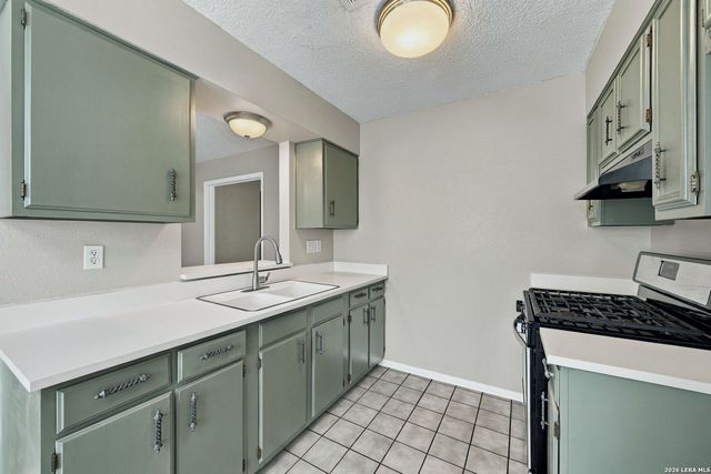 5402 Lake Grove Dr, San Antonio, TX 78244