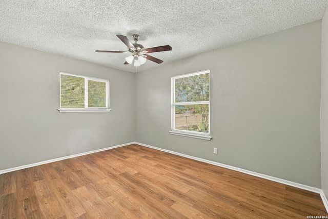 5402 Lake Grove Dr, San Antonio, TX 78244