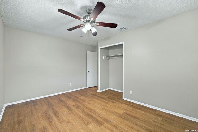 5402 Lake Grove Dr, San Antonio, TX 78244